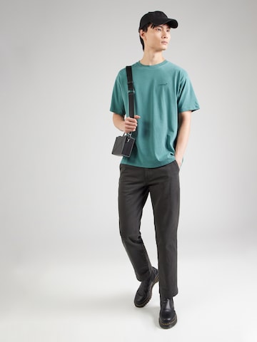LEVI'S ® T-Shirt 'RED TAB' in Grün