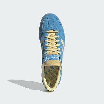 Baskets basses ADIDAS ORIGINALS en bleu