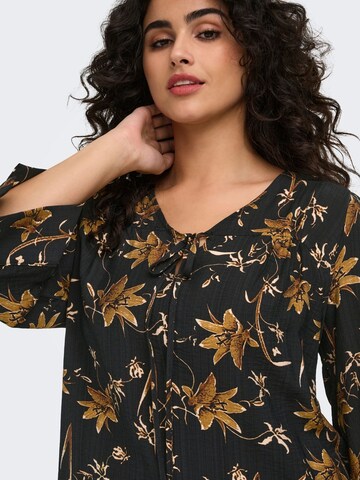 ONLY Carmakoma - Blusa 'CARCamille' en negro