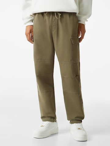 Loosefit Pantaloni cargo di Bershka in verde: frontale