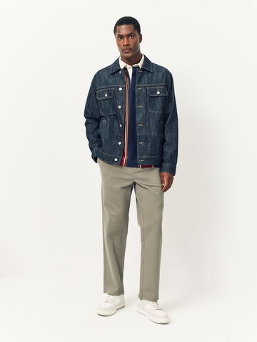 Next Normální Chino kalhoty – šedá