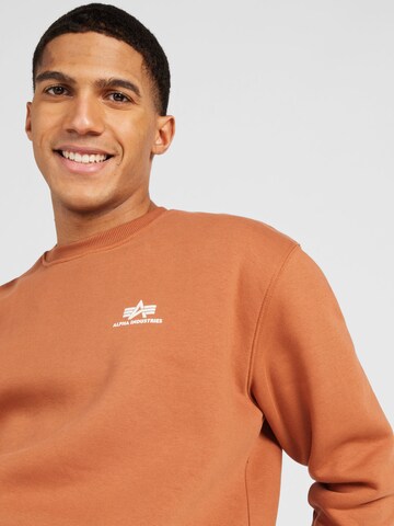 ALPHA INDUSTRIES - Sweatshirt em castanho