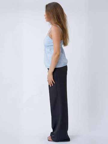 Top ' Bella ' di ITS MAY in blu: lato