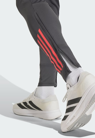 ADIDAS PERFORMANCE - Skinny Pantalón deportivo 'Liverpool FC Tiro 25 Competition' en gris