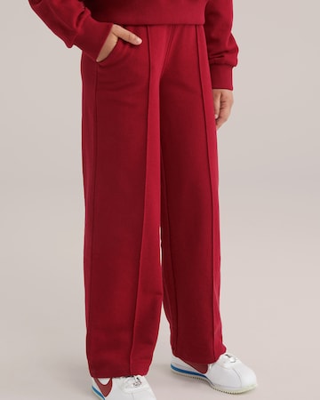 WE Fashion Wide leg Trousers in Red