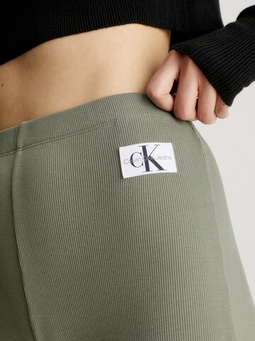 Calvin Klein Jeans Flared Hose in Grün