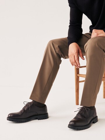 Chaussure à lacets 'Essential' Next en marron