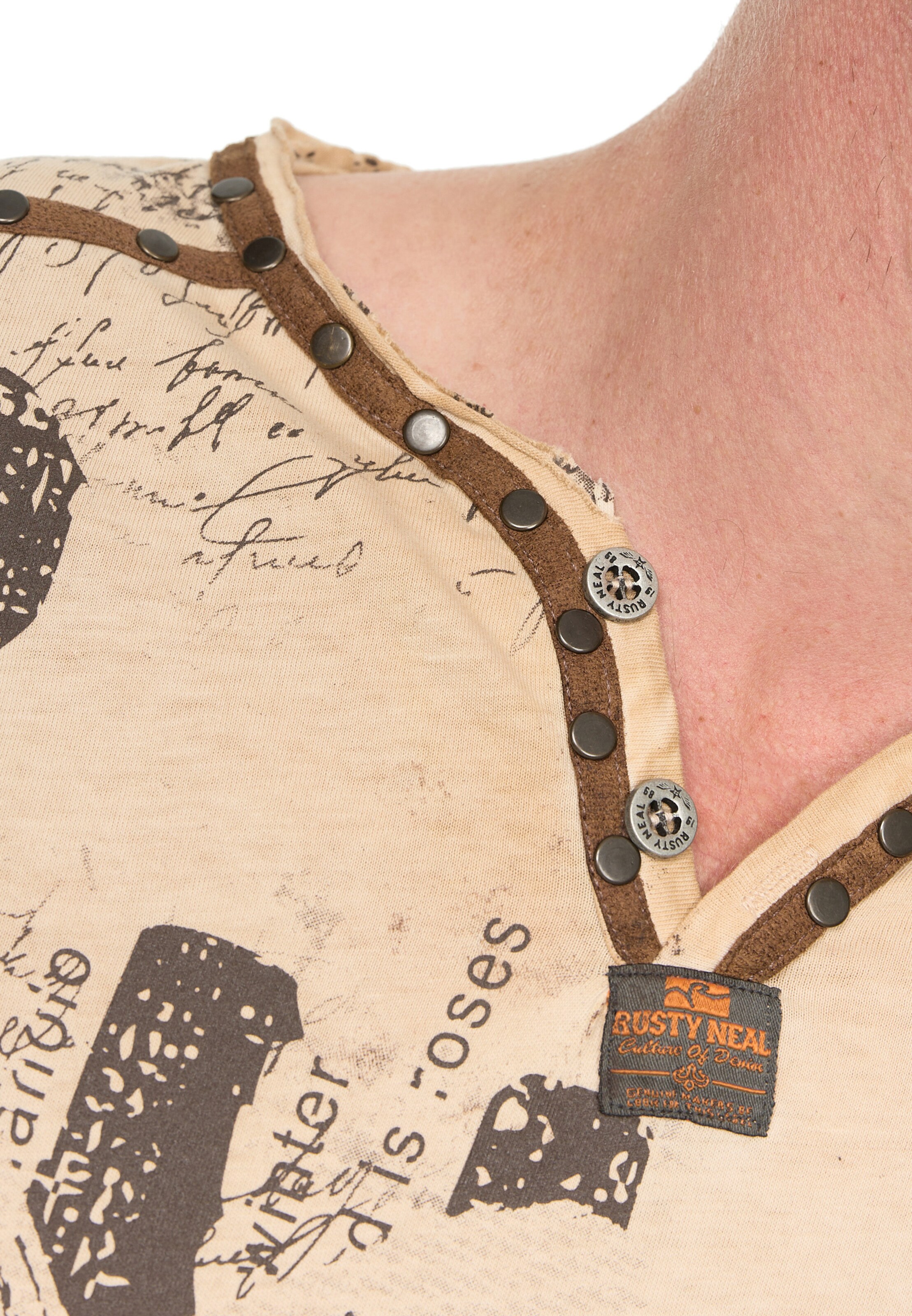 Rusty Neal T-Shirt in Beige