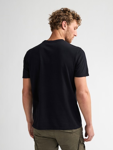 Petrol Industries T-shirt i svart