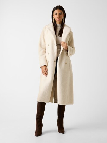 GUESS Between-Seasons Coat in White: front