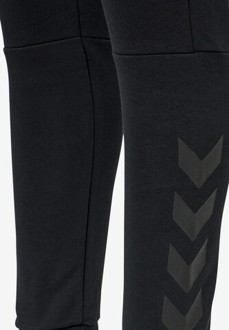 Hummel Slimfit Sportbroek in Zwart