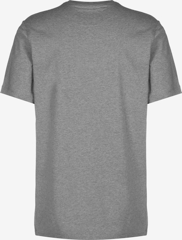 Jordan Bluser & t-shirts i grå