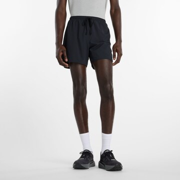 Pantaloni sportivi 'RC Essential Short 5"' di new balance in nero: frontale