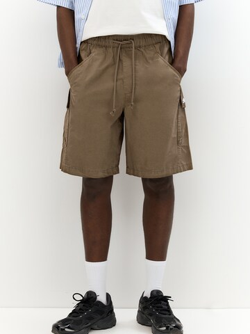 Loosefit Pantaloni cargo 'STWD' di Pull&Bear in beige: frontale