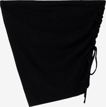 Tops en tricot Bershka en noir : devant