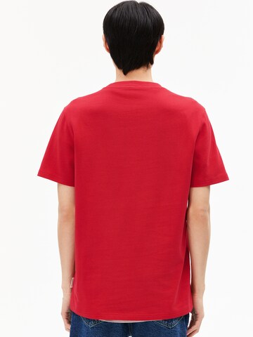 T-Shirt ARMEDANGELS en rouge