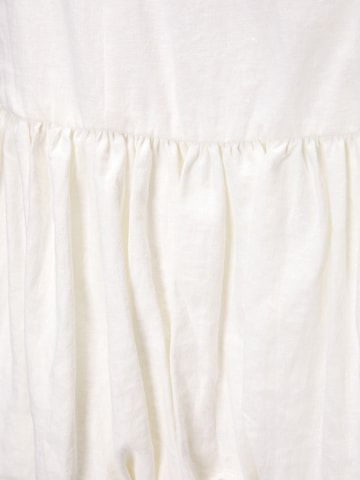 Abito estivo di Pull&Bear in bianco