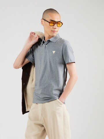T-Shirt 'NOLAN' GUESS en gris : devant