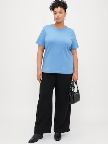 Maglietta 'CARJEN' di ONLY Carmakoma in blu