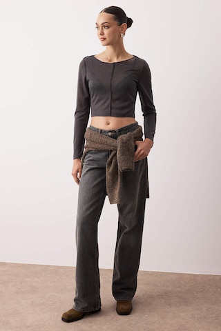 Trendyol - Camiseta en gris