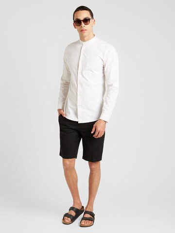 Coupe regular Chemise Lindbergh en blanc