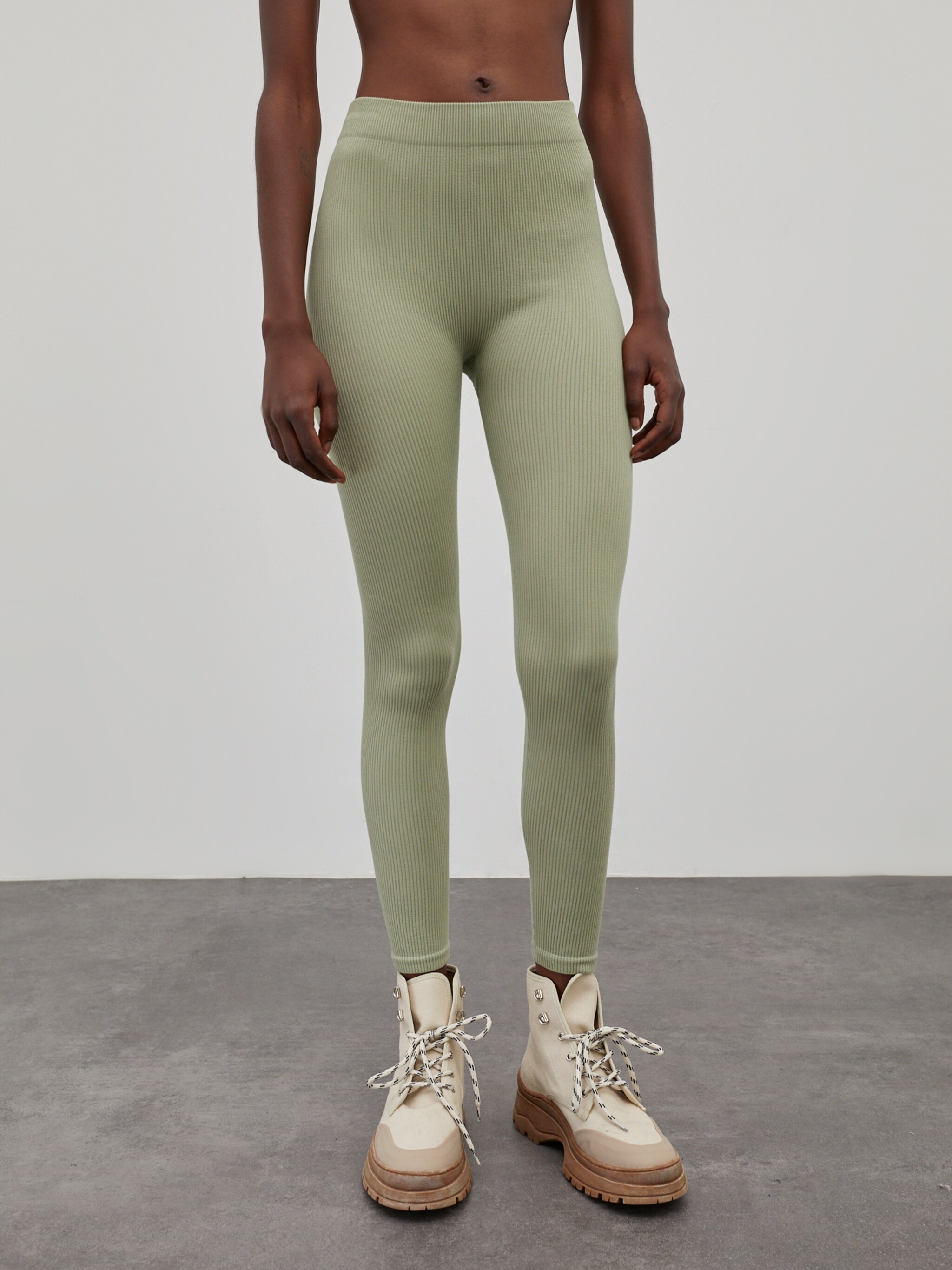 EDITED Produkter Leggings 'Jona' oliven