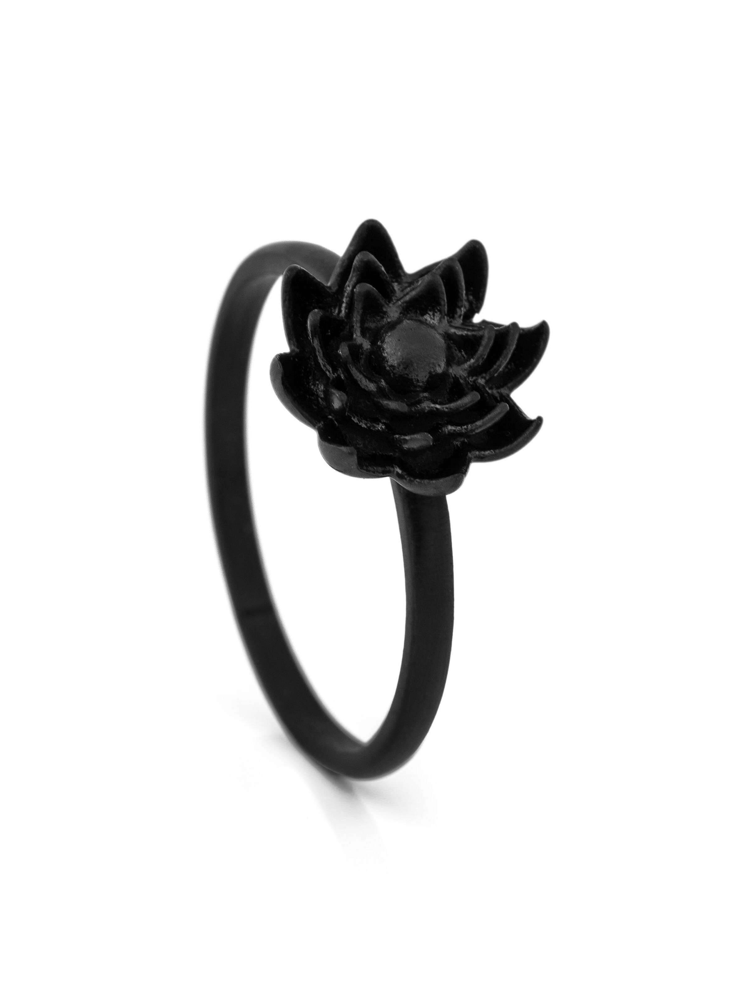 Akitsune Ring 'Lotus' in Black: front