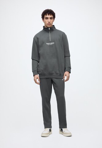 Jack & Jones Plus Φόρμα τρεξίματος 'JJVESTERBRO' σε γκρι: μπροστά