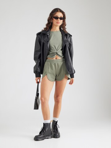 Regular Pantalon 'Frej' ABOUT YOU en vert