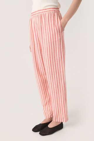 SOAKED IN LUXURY Loosefit Broek 'Belira' in Oranje