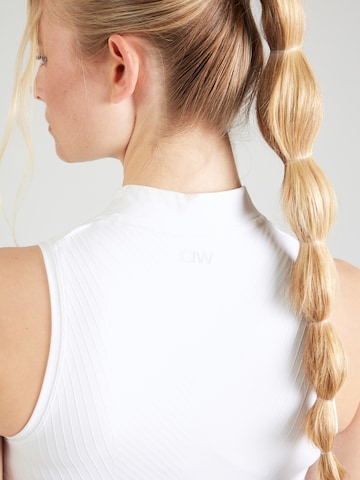 ICANIWILL Sporditopp 'Ignite', värv valge