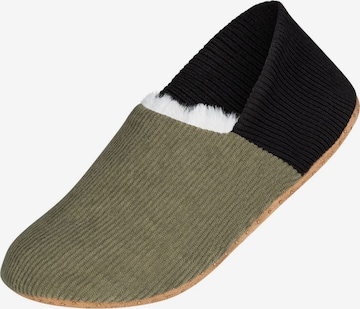 camano Slippers in Green: front