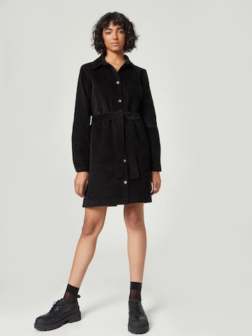 Robe 'Catherine' A LOT LESS en noir