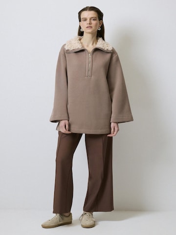 Touche Prive Sweatshirt in Grijs: voorkant