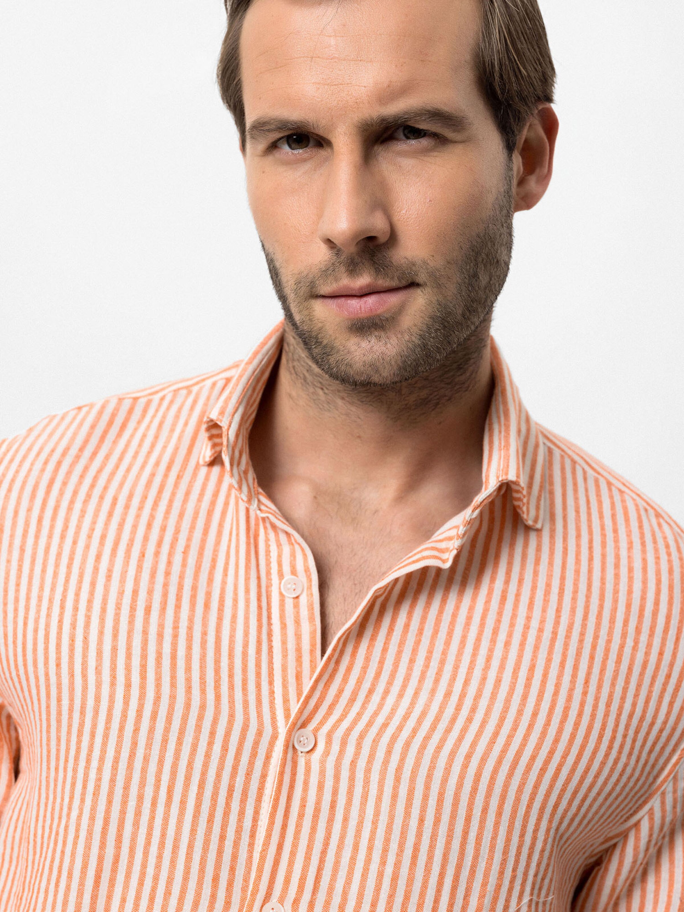 Antioch Средняя посадка Рубашка в Оранжевый