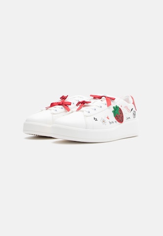 Sneaker low 'LOVE' de la ALDO pe alb