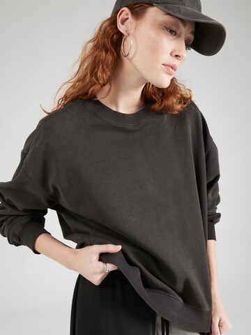 WEEKDAY Sweatshirt 'Essence Standard' in Schwarz