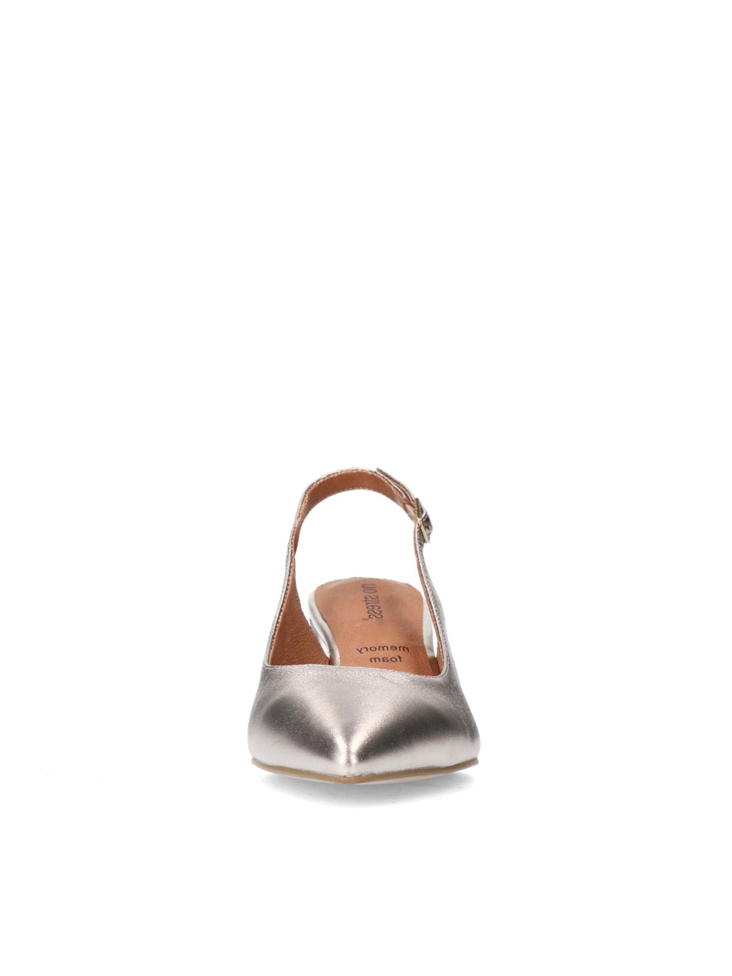 MANFIELD Pumps in Gold