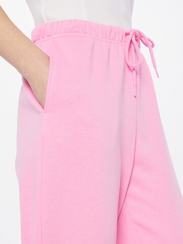 PIECES Zwężany krój Spodnie 'Chilli' w kolorze różowy