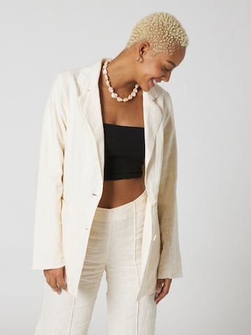 Blazer 'Rita' A LOT LESS en beige : devant