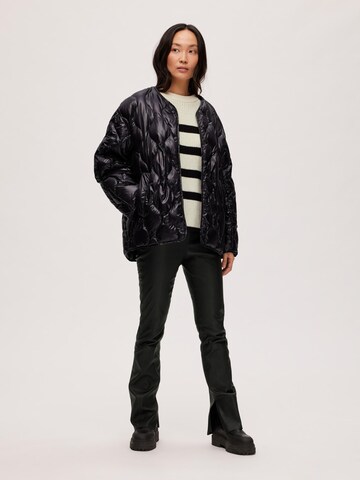 SELECTED FEMME Between-Season Jacket 'Maya' in Black