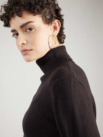 Pull-over 'MANINA' b.young en noir