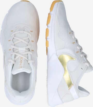 Chaussure de sport 'Legend Essential 2' NIKE en blanc