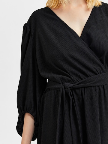 Selected Femme Curve Sukienka 'Mynte' w kolorze czarny