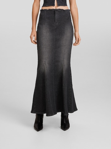 Bershka Skirt in Black: front