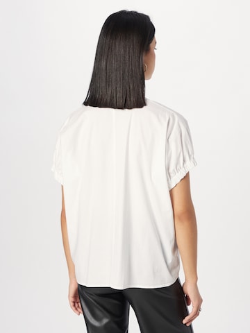 Emily Van Den Bergh Blouse in Wit