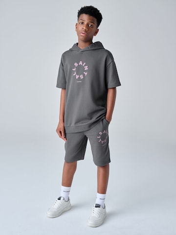 smALLSAINTS Set in Grau: Vorderseite