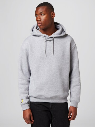 About You x Cyberkongz Sweatshirt 'Jake' in Grey: front