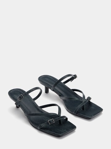 Pull&Bear T-bar sandals in Blue