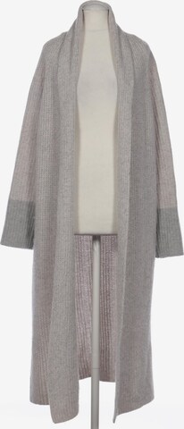 HERZENSANGELEGENHEIT Strickjacke S in Grau: predná strana